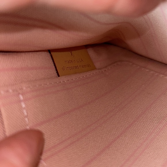 Louis Vuitton Neverfull Wristlet - Picture 6 of 7